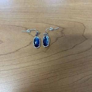 KENDRA SCOTT drop earrings in blue and silver